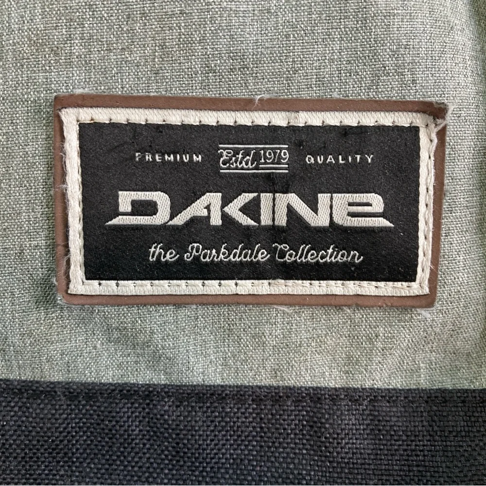 Dakine Trek 26L‎ Backpack Gray/Black Laptop Sleeve